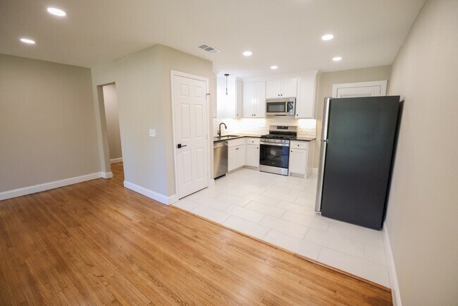 Building Photo - 5008 Penrose Ave