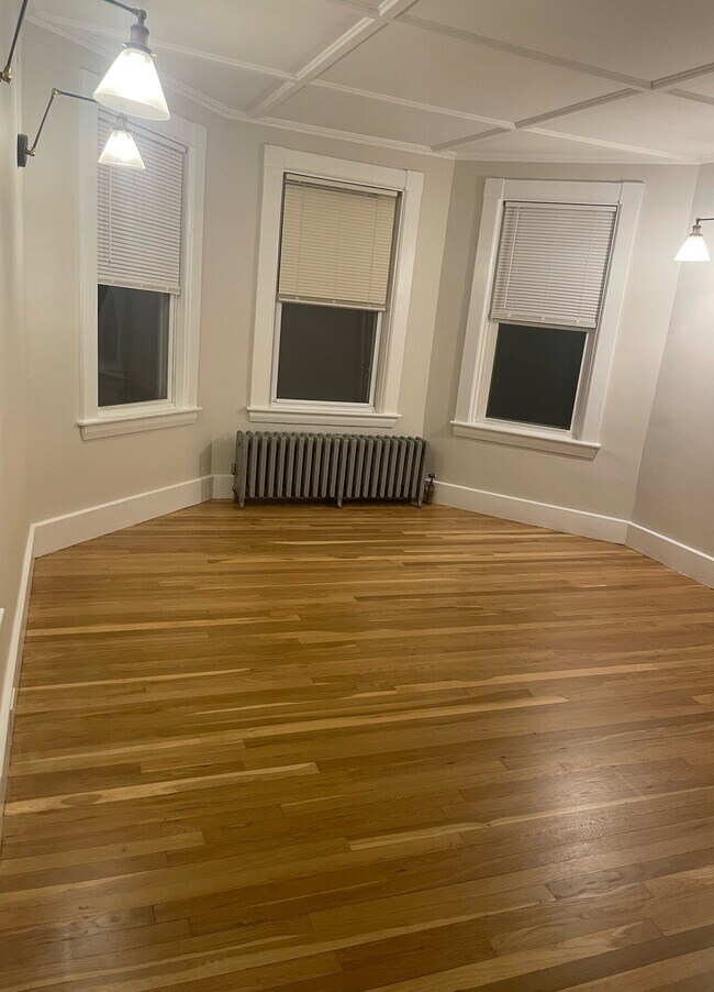 Building Photo - Walnut