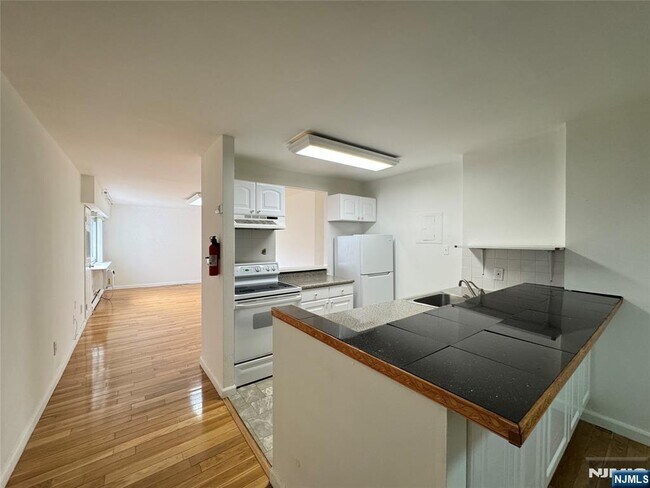 Foto del edificio - 333 Grand St