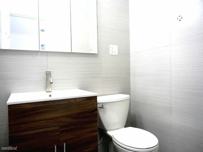 Foto del edificio - 1717 Himrod St