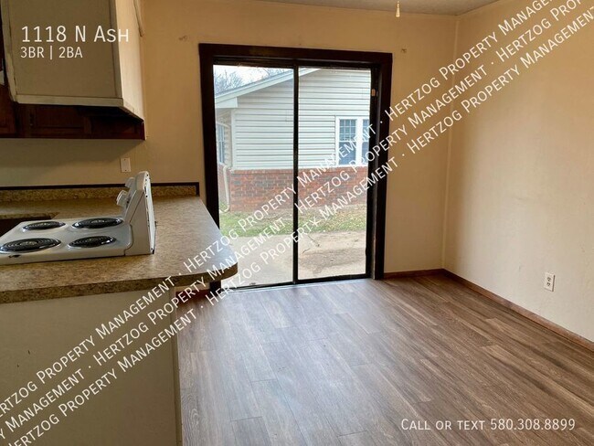 Building Photo - Charming 3 Bedroom, 2 Bathroom Home for Re...