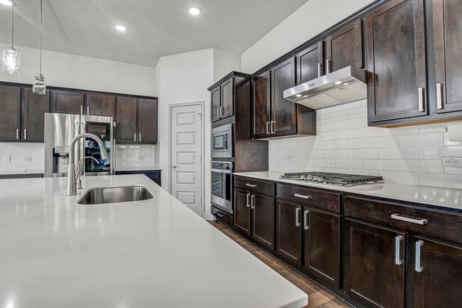 Building Photo - 18012 Stefano Dr
