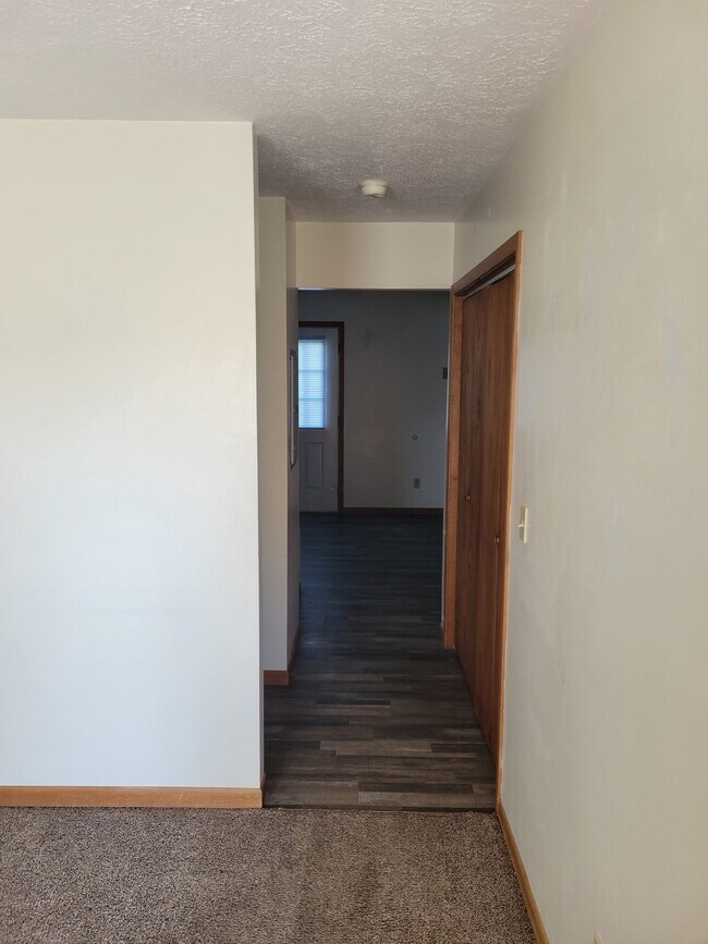 Foto del edificio - 740 Straight Creek Rd