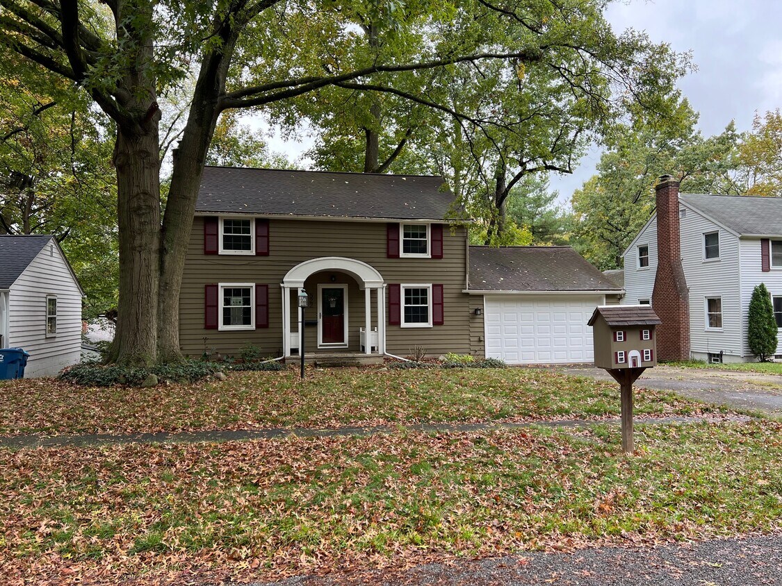 Primary Photo - 522 Edgewood Dr