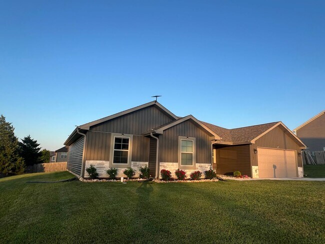 Foto del edificio - Modern 3-Bedroom Home with Premium Finishes