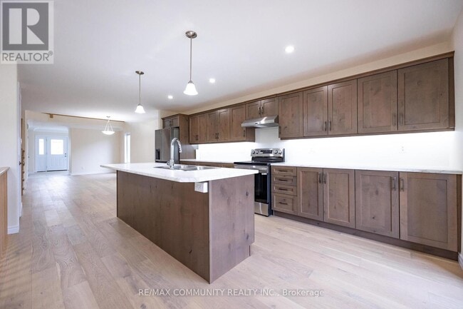 Building Photo - 6 Bradley Ln