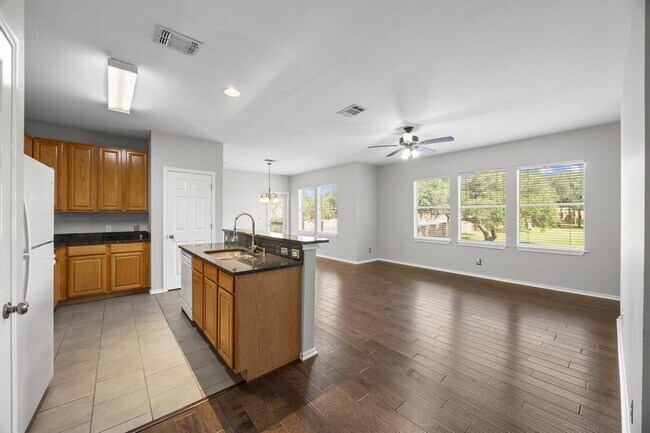 Building Photo - 7501 Shadowridge Run