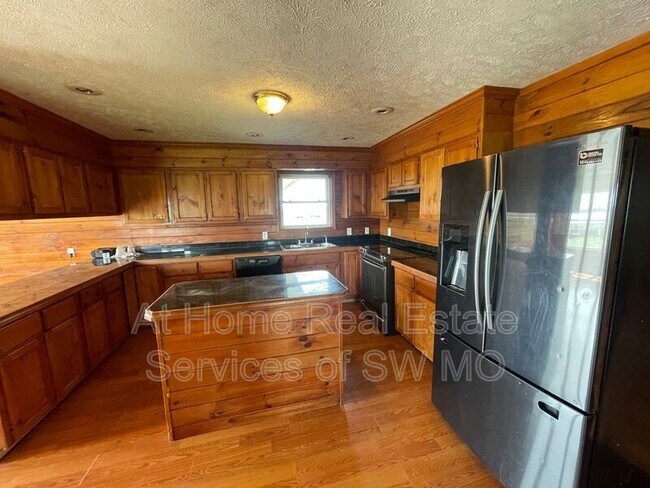 Building Photo - 7895 MO-5
