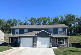 Building Photo - 603 Pampas St