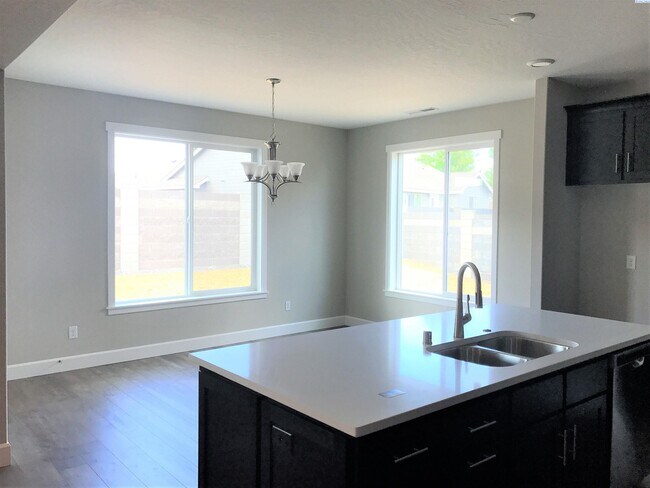 Foto del edificio - 3 Bed/2 Bath Pasco Rambler on Cul-de-Sac