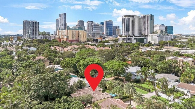 Building Photo - 426 NE 8th Ave