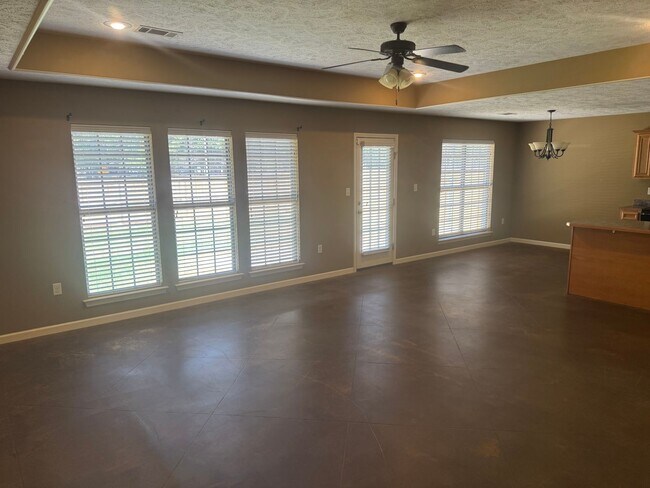 Foto del edificio - 1135 Wineberry Rd