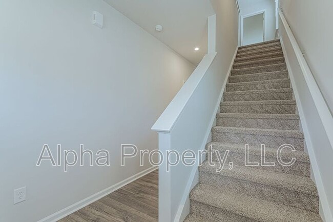 Building Photo - 10 Limestone Wy