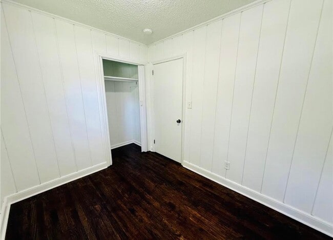 Building Photo - 312 Hickory Ln