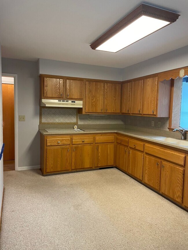 Foto del edificio - Three Bedroom Home in Richland