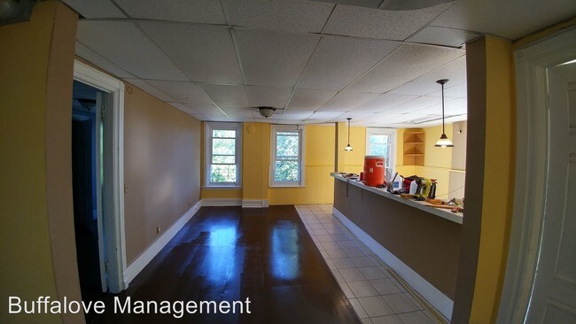 Building Photo - 588 Niagara St