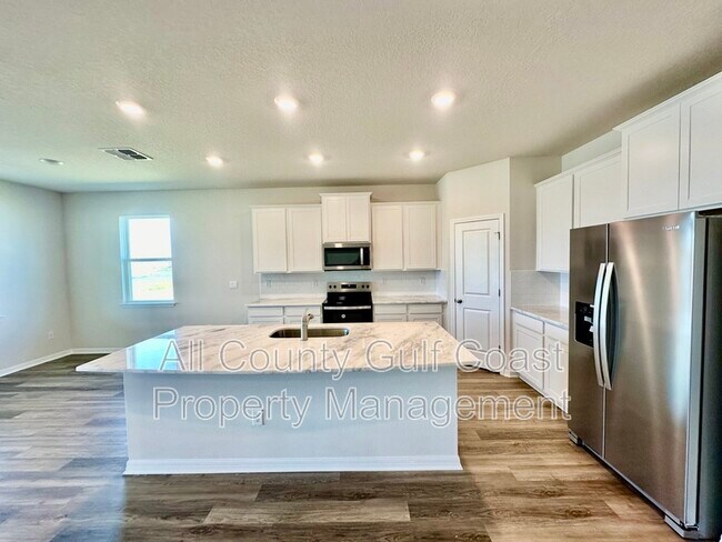 Building Photo - 10611 Eustis Dr