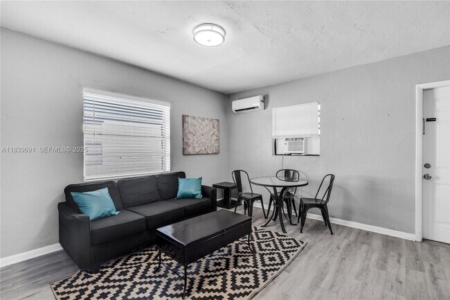 Foto del edificio - 105 SW 5th Ct