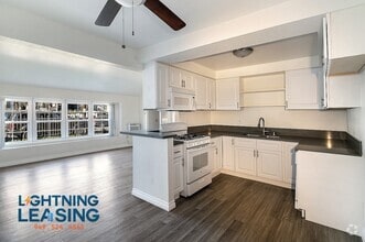 Building Photo - 20324 Saticoy St
