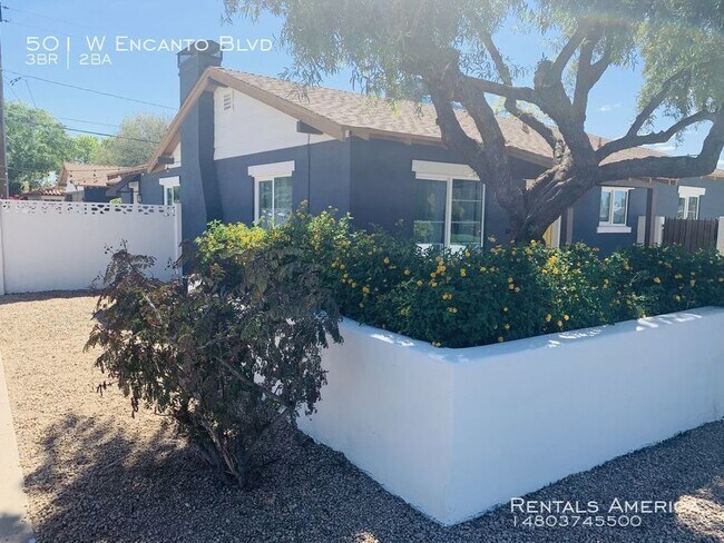 Building Photo - 501 W Encanto Blvd