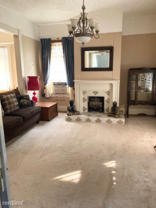 Building Photo - 3 br, 2 bath House - 1313 A West Montgomer...