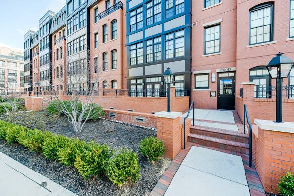 Building Photo - 1700 Clarendon Blvd