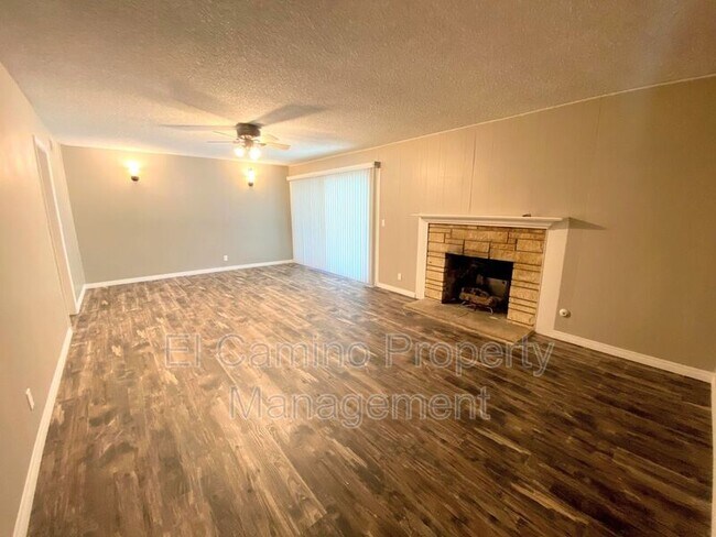Building Photo - 14702 La Fonda Dr