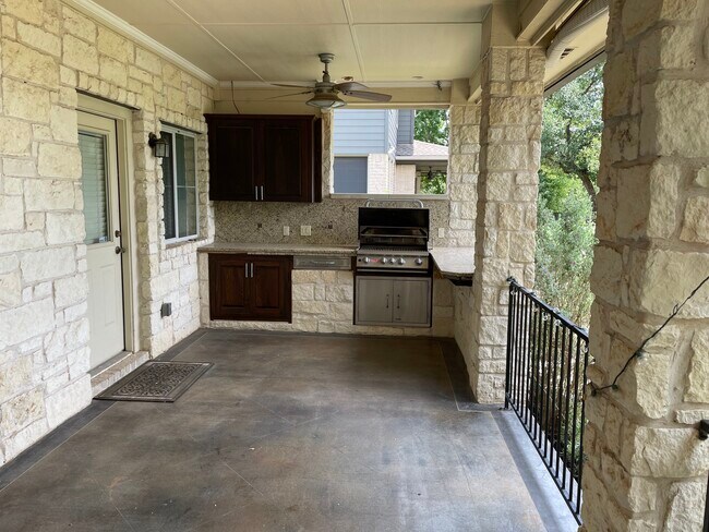 Foto del edificio - 10824 Quarry Oaks Trail