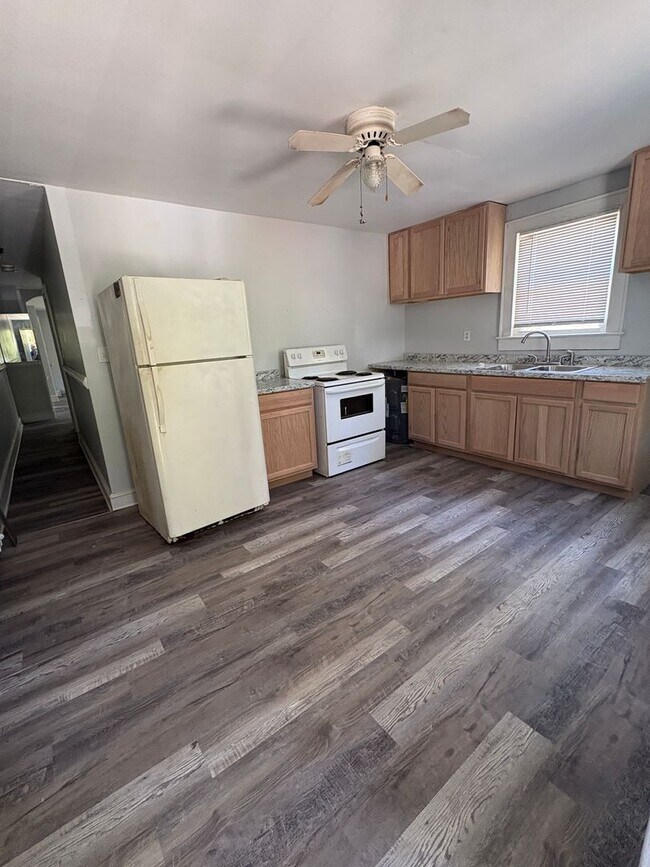 Foto del edificio - Cozy Downstairs Unit