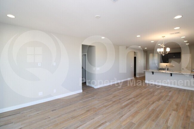 Building Photo - 5715 S Marron