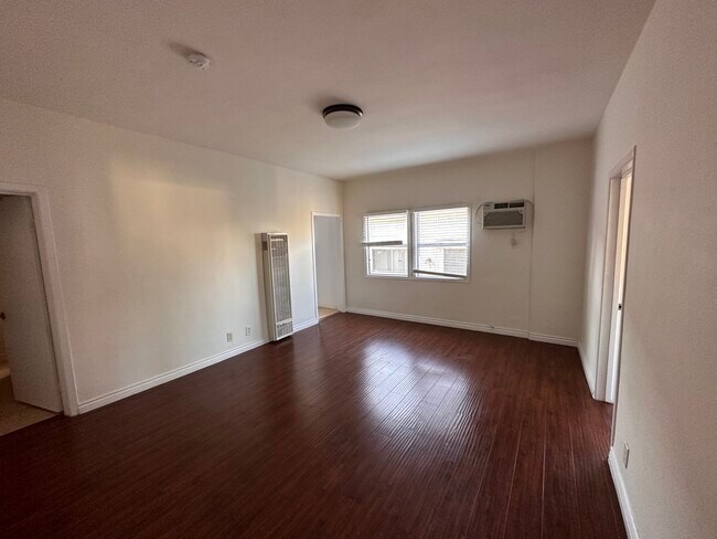 Foto del edificio - 1414 N Hobart Blvd