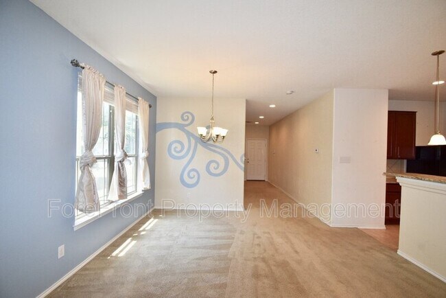 Building Photo - 9019 Mimosa Manor