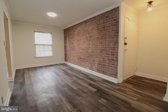 Foto del edificio - 6010 Westchester Park Dr