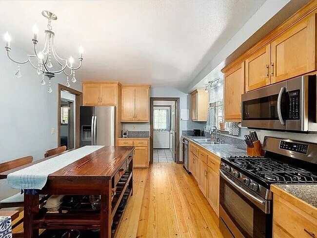 Foto del edificio - Craftsman Retreat in Camino – Updated 4BR Home on Quiet Lot!