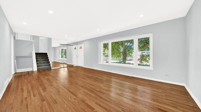 Foto del edificio - 1 Forestway Dr