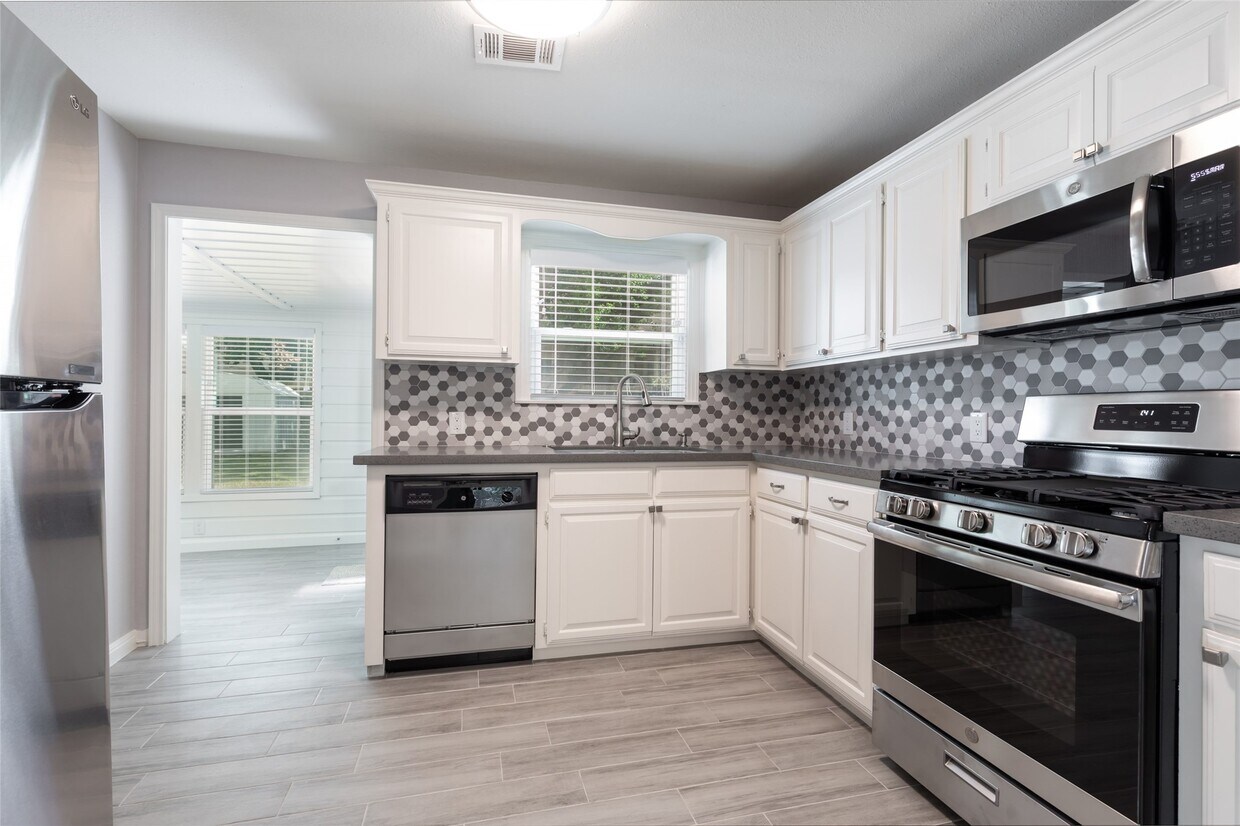 Foto principal - 5527 Jessamine St