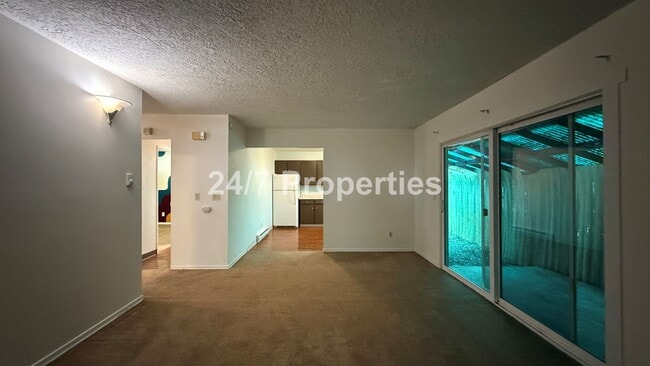 Building Photo - 2024-910MF