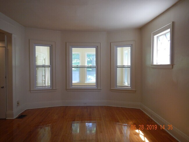 Building Photo - 1215 Madison St