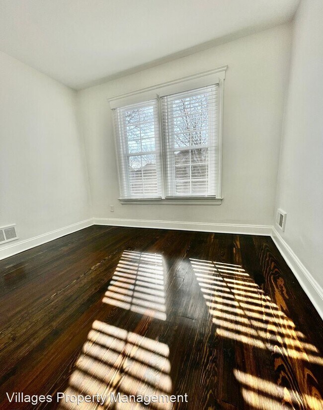 Building Photo - 3 br, 1.5 bath House - 2426 Townsend