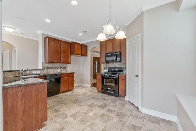 Building Photo - 2047 Brodie Ln