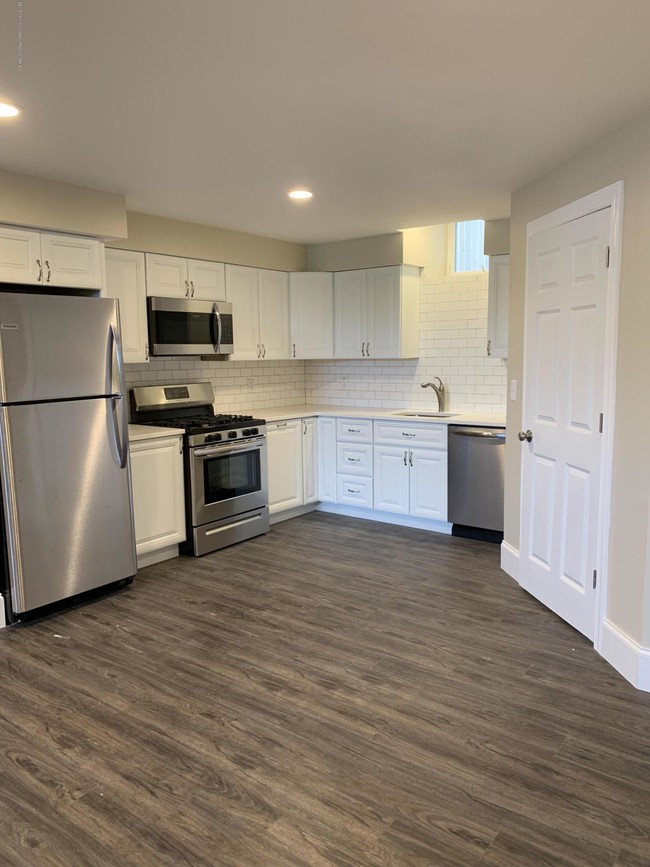 709 7th Ave Unit B, Belmar, NJ 07719 - Room for Rent in Belmar, NJ ...