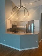 Building Photo - 4106 Central Sarasota Pkwy