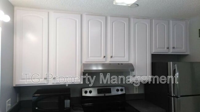 Building Photo - 209 7th St S