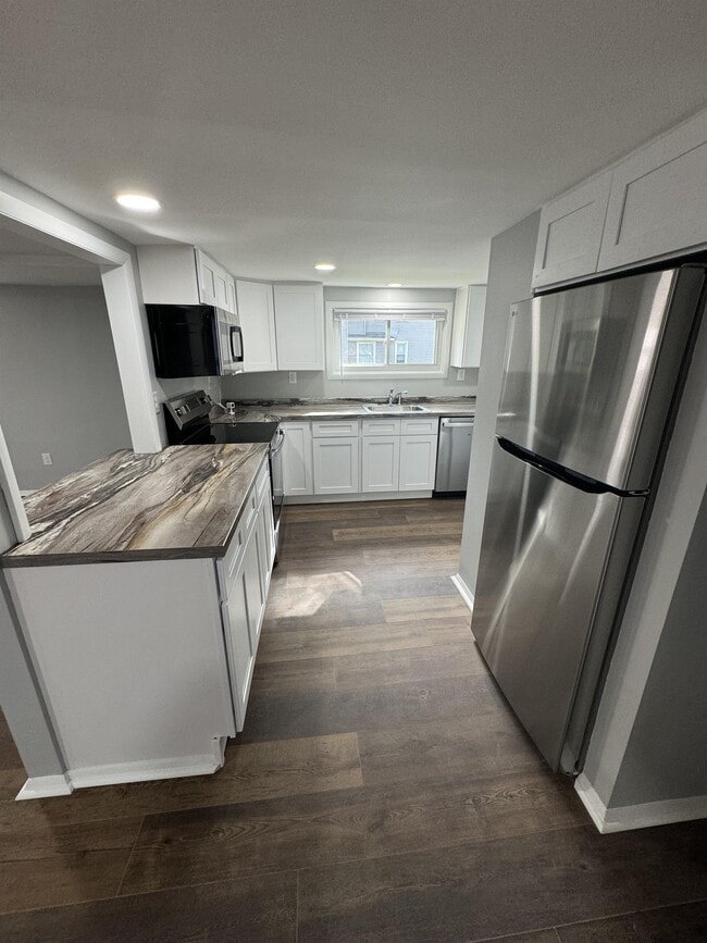 Building Photo - 88 Clinton Ave