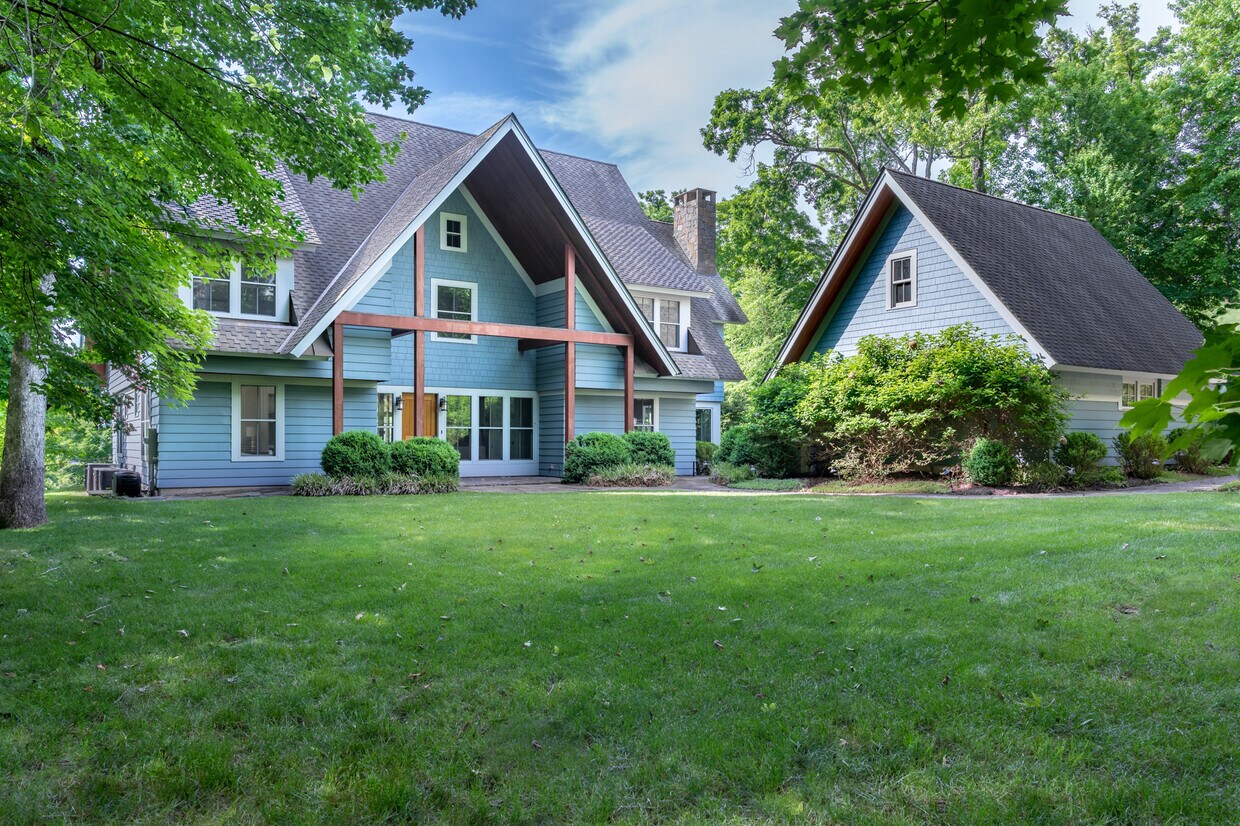 Primary Photo - 49 Woods Rd