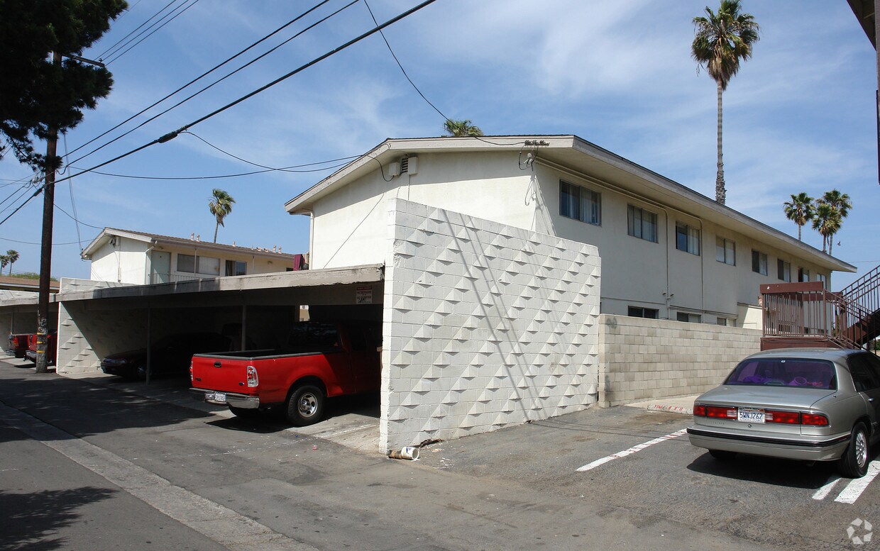 Building Photo - 3921-3931 Saviers Rd