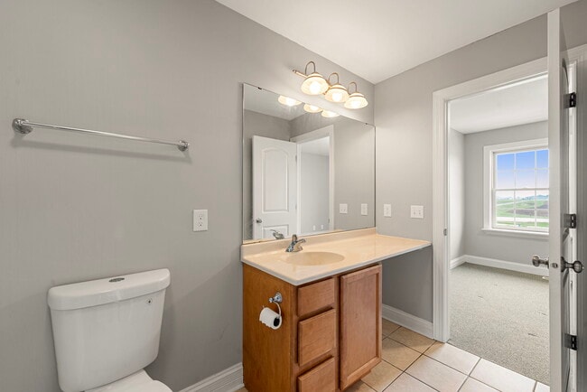 Building Photo - 412 N Grainger Ln