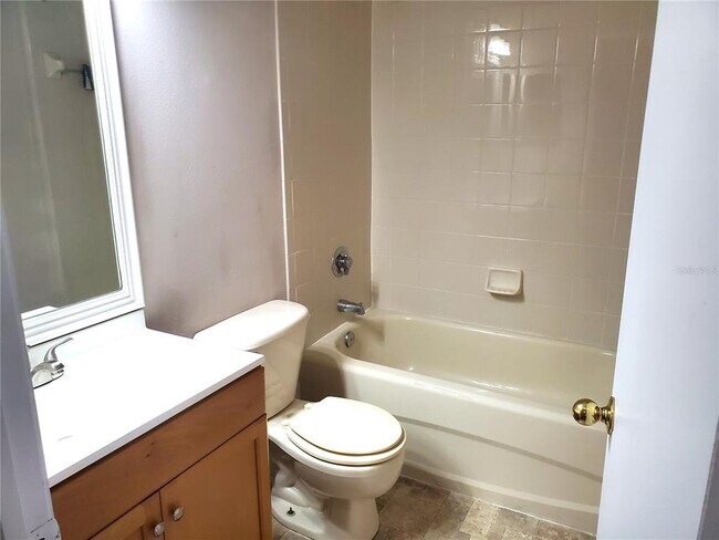 Foto del edificio - 1411 Sedgwick Dr