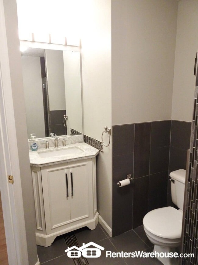 Building Photo - 7906 Valley Manor Rd