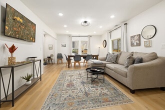 Building Photo - 1318 S W Ave